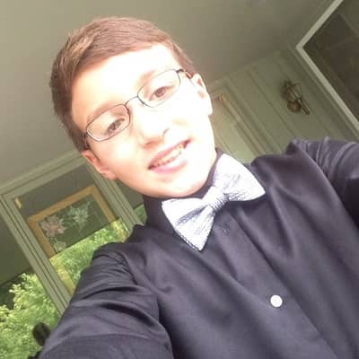 Ethan Cruikshank: From Family Ties to Digital Presence