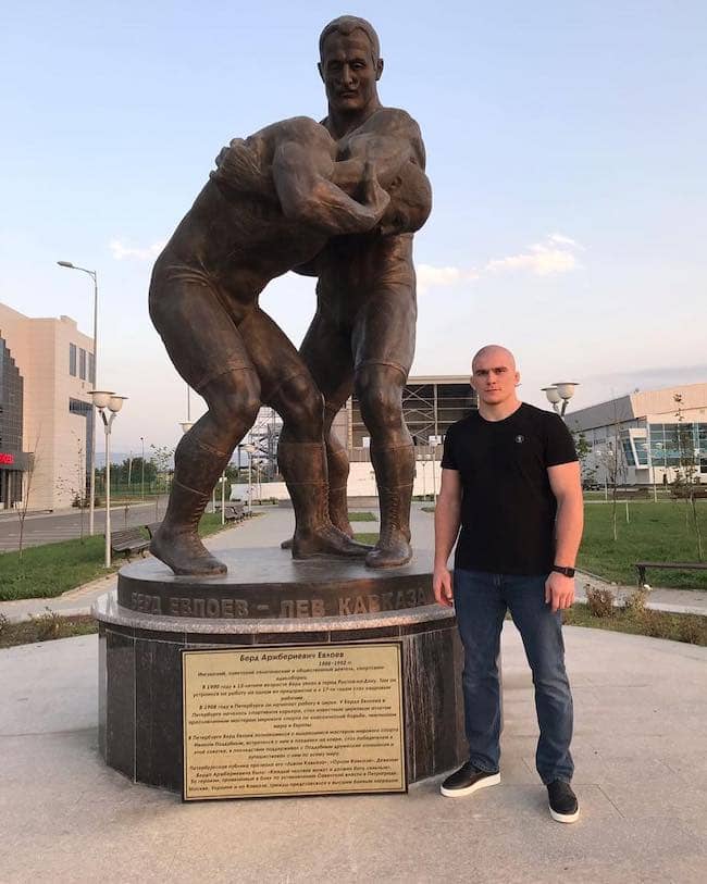 Musa Evloev: A Comprehensive Profile of the Russian Wrestling Champion