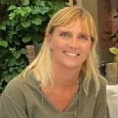 Nanna Theil Frank: Insights into the Life of a Football Wife